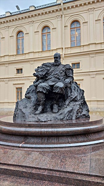 098-Памятник Александру III